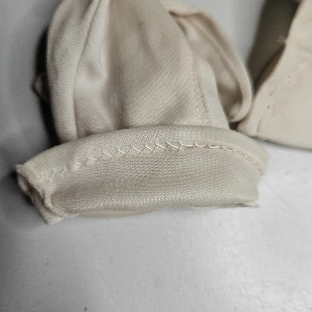 Vintage Cream Nylon Wrist Gloves Eyelet Detail Made in British Hong Kong‎ Size 6